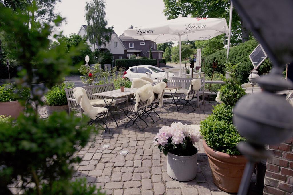 Heinsens Ellerbek Bed & Breakfast Exterior foto