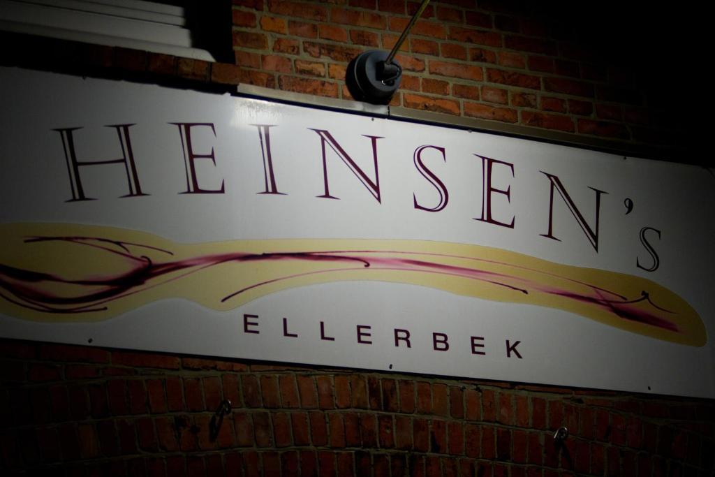 Heinsens Ellerbek Bed & Breakfast Exterior foto