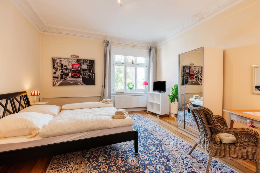 Heinsens Ellerbek Bed & Breakfast Exterior foto